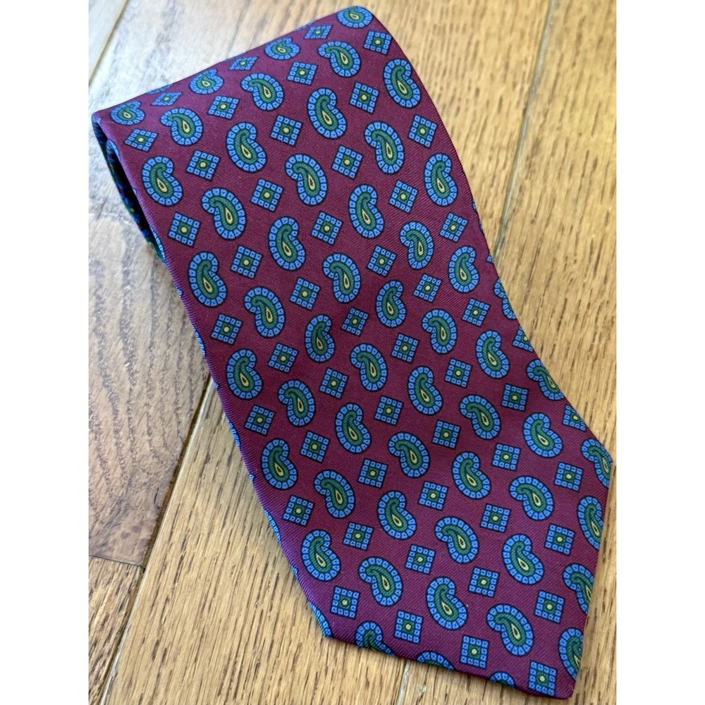 Brooks Brothers Makers Silk Tie Red Paisley Classic Necktie Made In USA 3.75" W